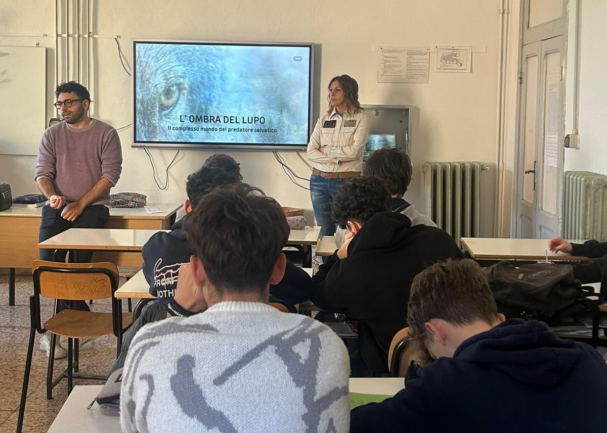 Presentazione progetto L'Ombra del Lupo in classe